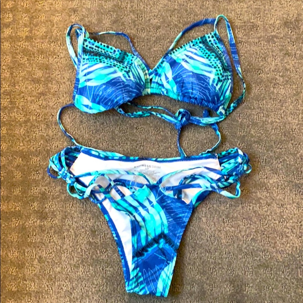 Bathing suit